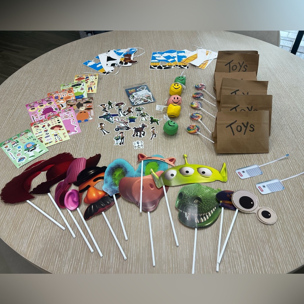Toy Story Party Favor & Decor Set
